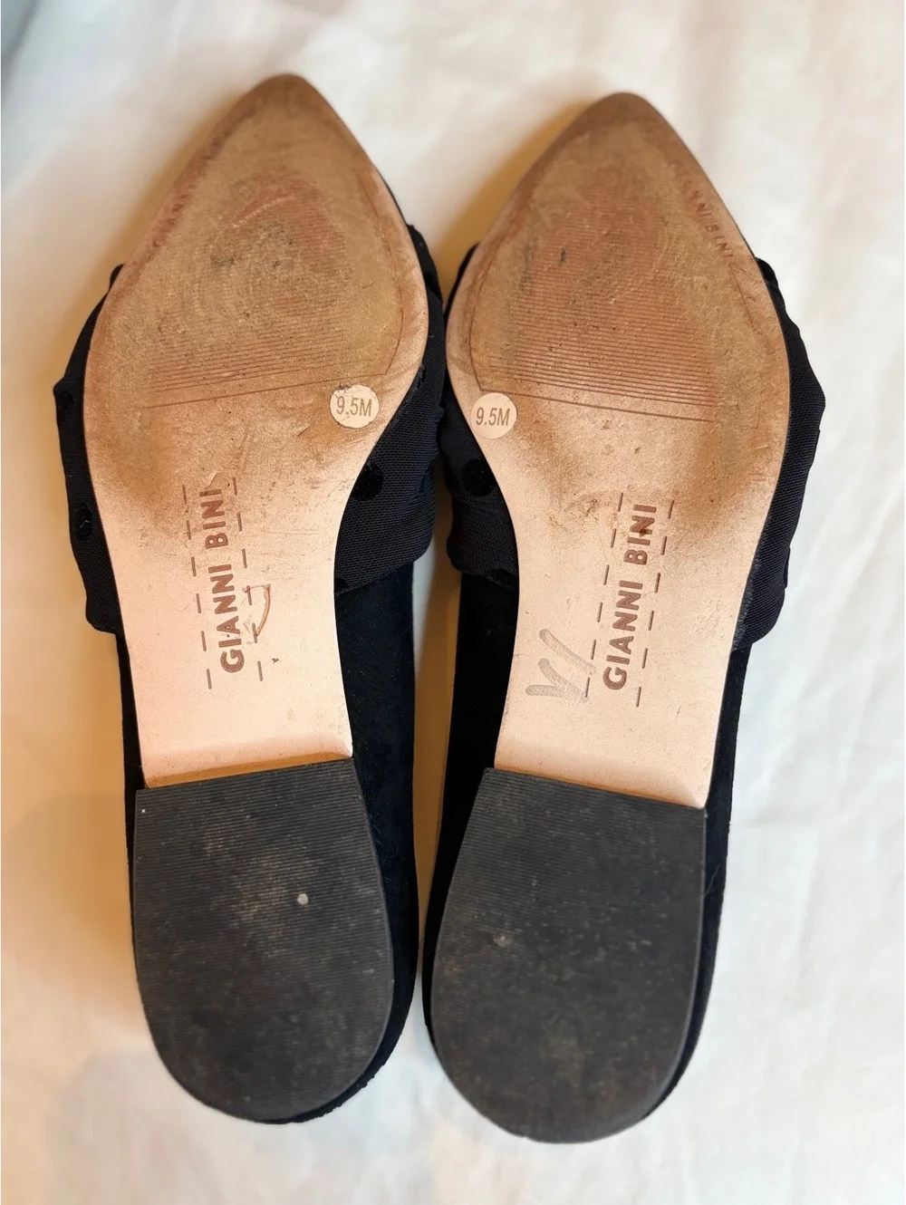 Gianni Bini Black Suede Flats with Ribbon Twist Knot 9.5M
